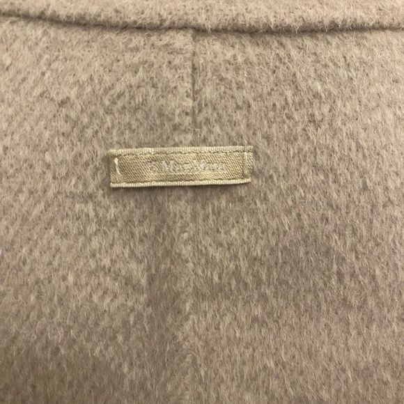 MaxMara Cream Trench Coat with Hood - Picture 9 of 13